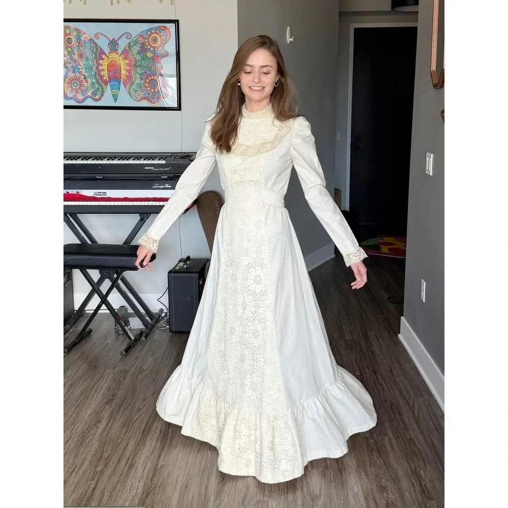Vintage 1970s Prairie Dress White Cotton Lace Cottagecore Edwardian Victorian M